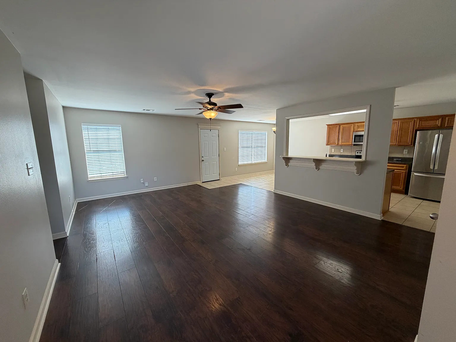 3 bed, 1328 sqft, $1,450 — Photo 2