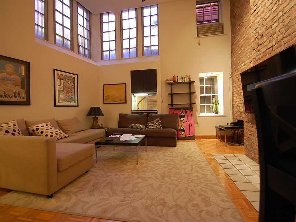 1st image of 117 Bedford St #1