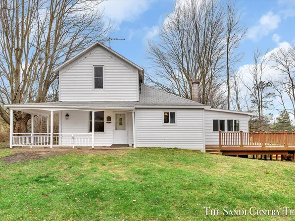 18997 174th Ave, Spring Lake, MI 49456