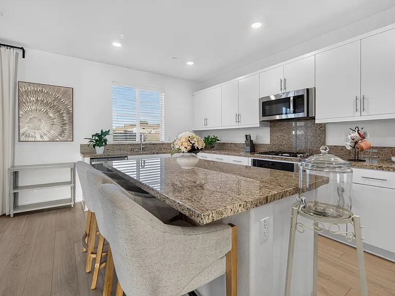 30994 Douglas Crest Cir — Photo 8