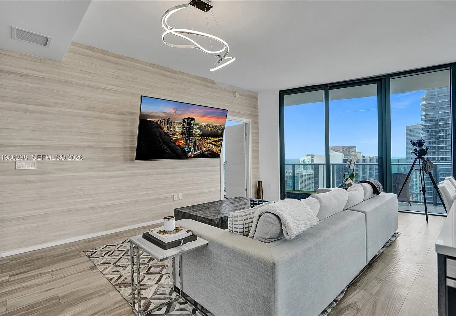 801 Sma Residences Condo — Photo 4