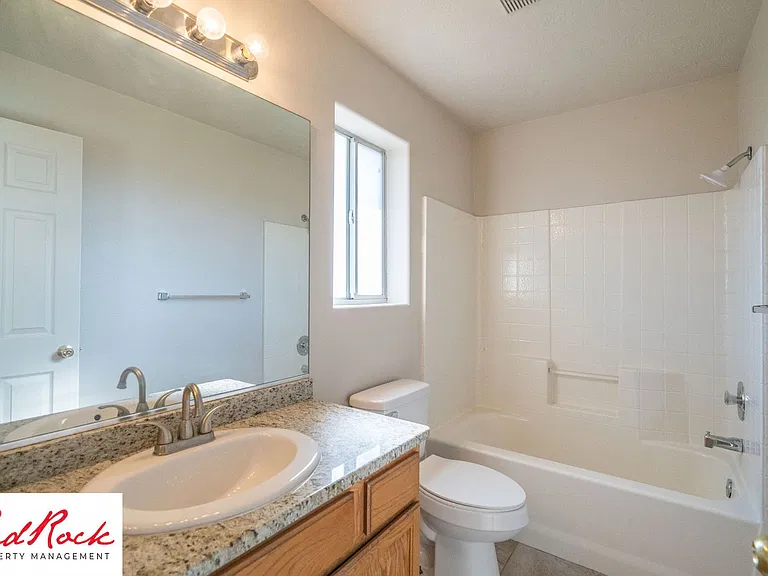 Fourplex - 620 W Evans Ridge — Photo 35