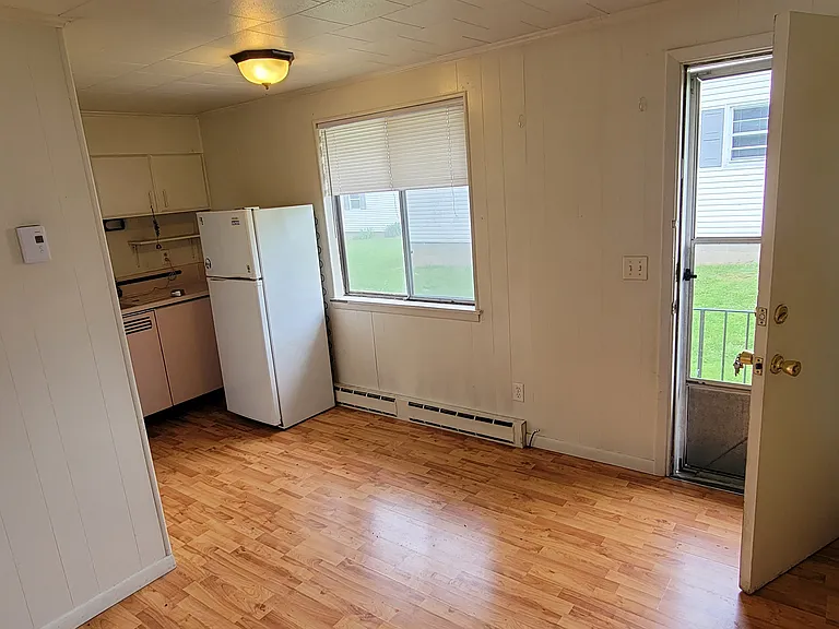 505 N Smith Rd #4 — Photo 8