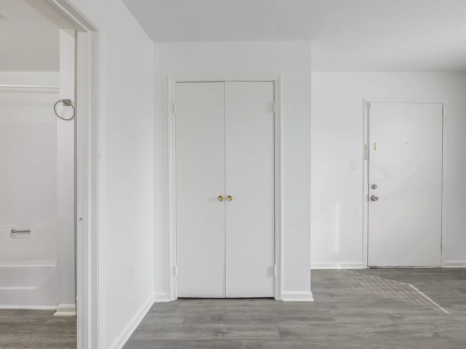 Crain Flats Apartments — Photo 3