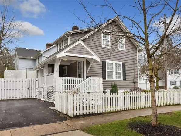 117 Solon Rd, Chagrin Falls, OH 44022