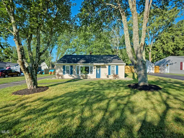 2 Alamo Lane, Schenectady, NY 12304