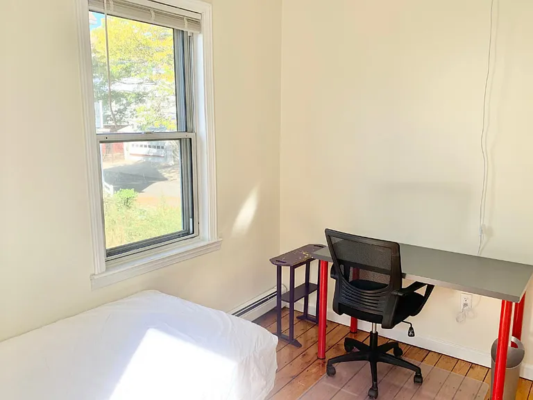 57 Preston St — Photo 10