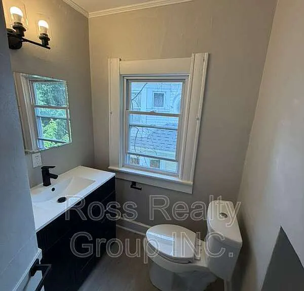 702 Boalt St #UPPER — Photo 1
