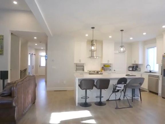 4th image of 4217 Old Clayburn Rd #21