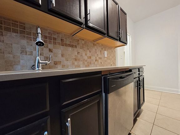 2nd image of 2907 31st Ave APT 4E
