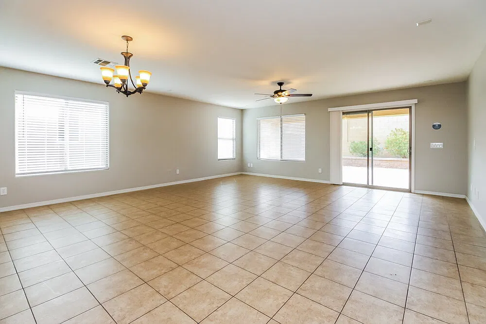 4 bed, 2.0 bath, 1818 sqft, $2,200 — Photo 4