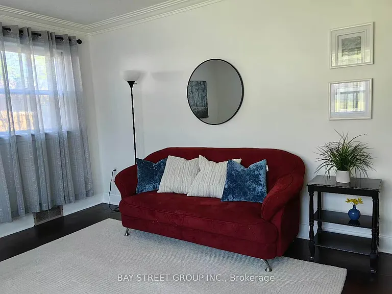 14 Macbeth Blvd — Photo 8