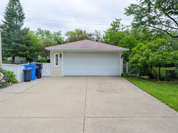 4th image of 26352 Osmun Ave