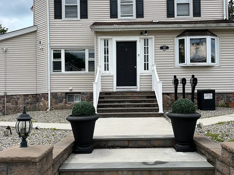 630 Ridge St #3 — Photo 1