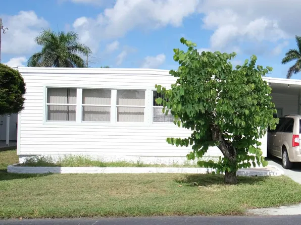 102 Pier B, Naples, FL 34112