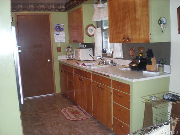5th image of 1890 Liberty Ln