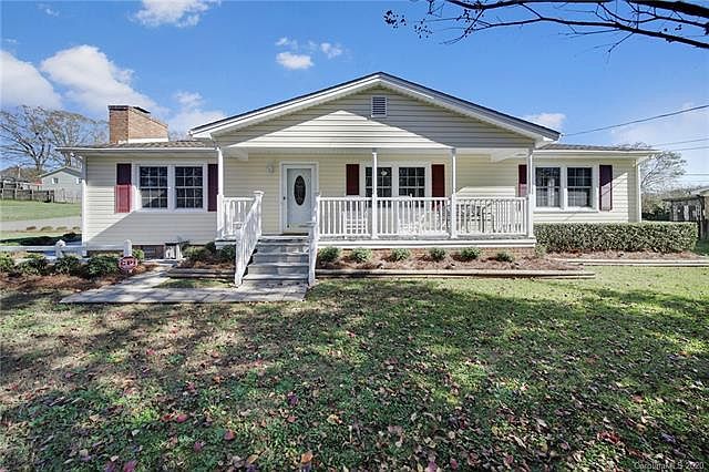 1st image of 4830 Greenwood Dr #20