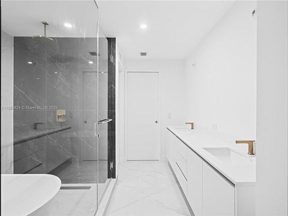 4th image of 700 NE 24th St #4406