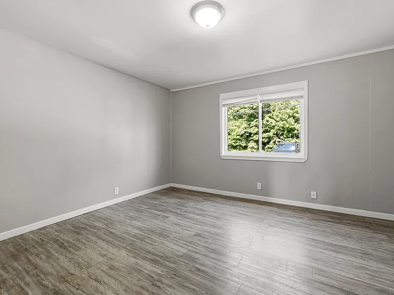 1805 Oxford Cir — Photo 26