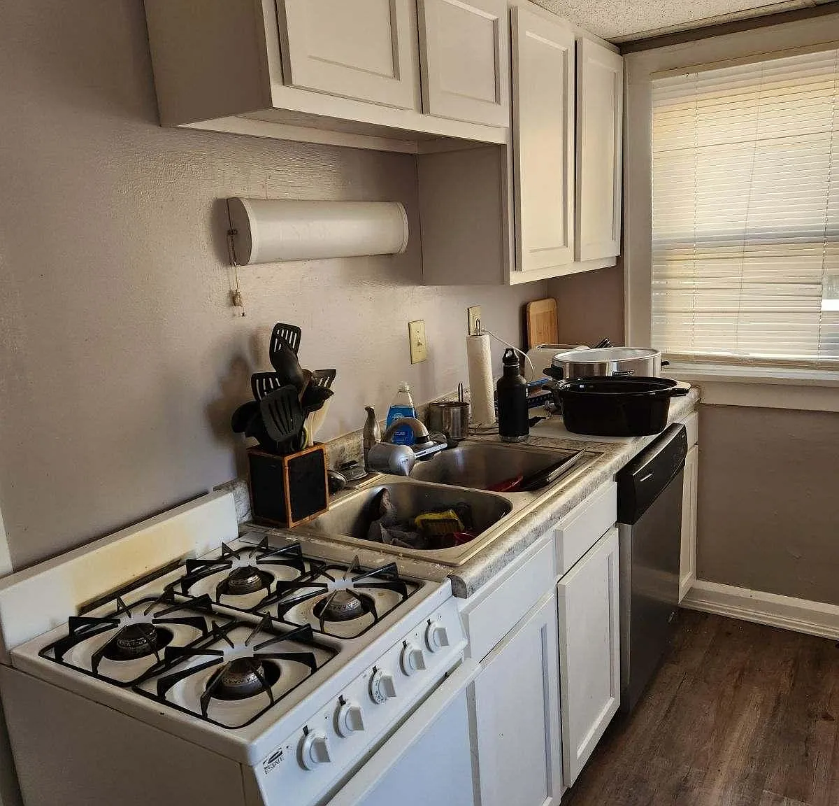 4 bed, 1152 sqft, $2,900 — Photo 3