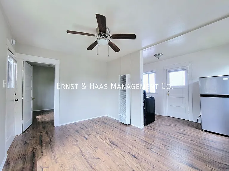 425 Redondo Ave #2 — Photo 6