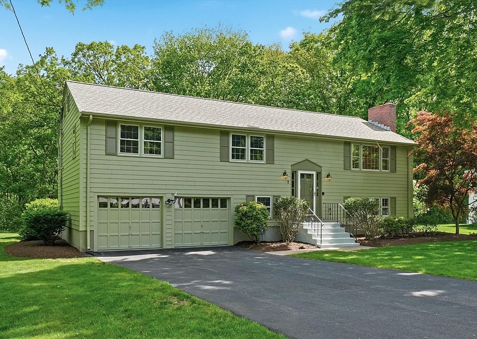 1st image of 7 Blueberry Cir