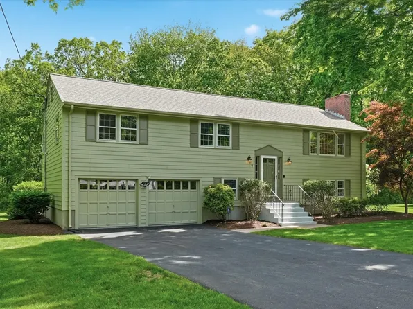 7 Blueberry Cir, Framingham, MA 01701