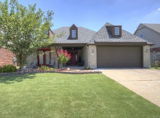 905 S Desert Palm Ave, Broken Arrow, OK 74012