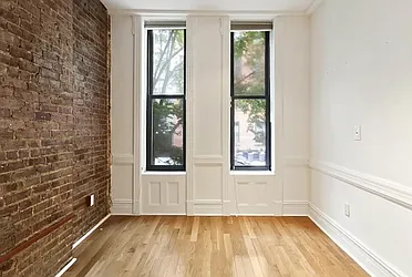 Rented by R New York