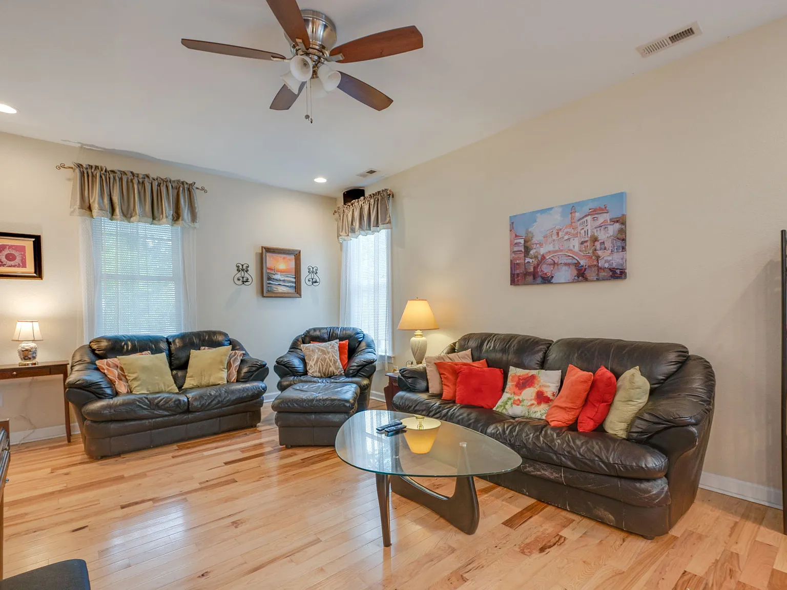 3 bed, 2.5 bath, 1800 sqft, $5,999 — Photo 1