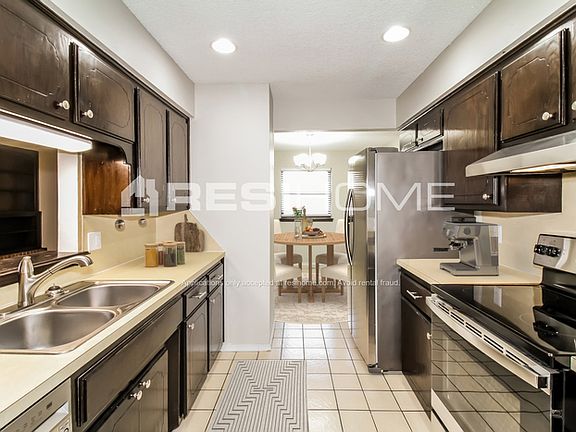 2nd image of 5005 Oak Manor Dr