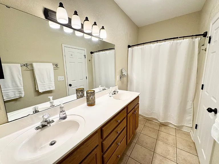 214 Providence Ct — Photo 13