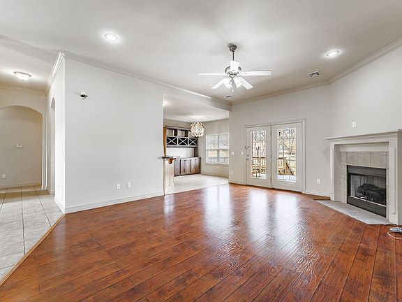5th image of 4303 W Olive St