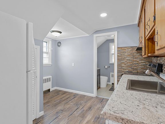 5th image of 76 Shipherd Ave Floor 2