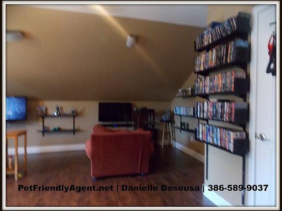 3rd image of 15 Buttermill Dr