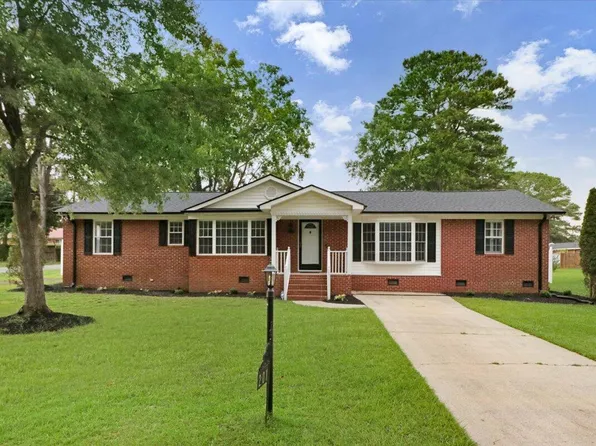 201 Shady Lane Dr, Smithfield, NC 27577