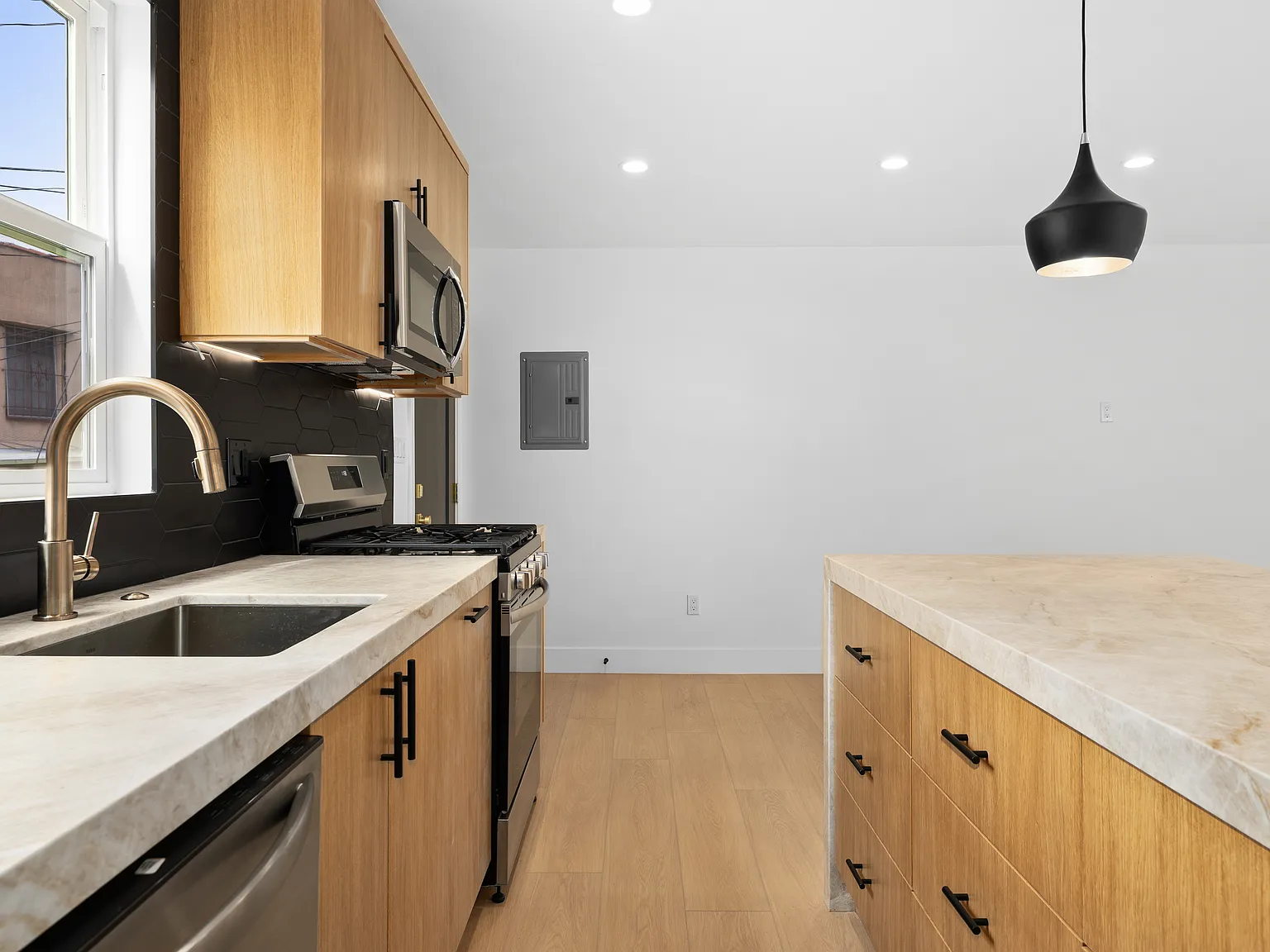 1 bed, 650 sqft, $3,100 — Photo 4