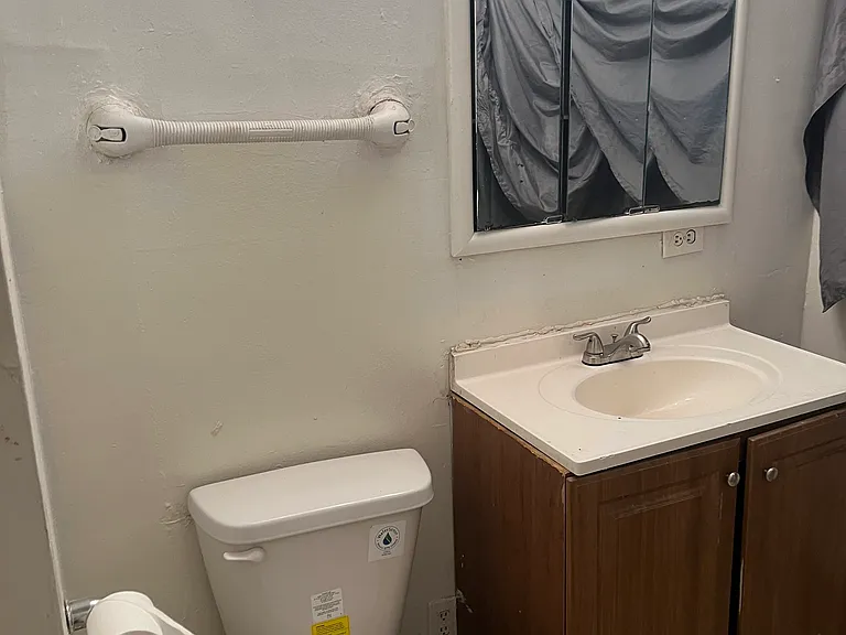 2401 W Devonshire Ave #2 — Photo 5