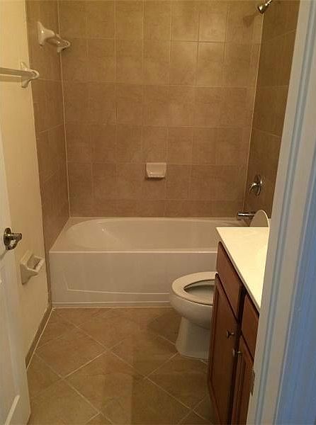 2nd image of 3204 SE 5th St