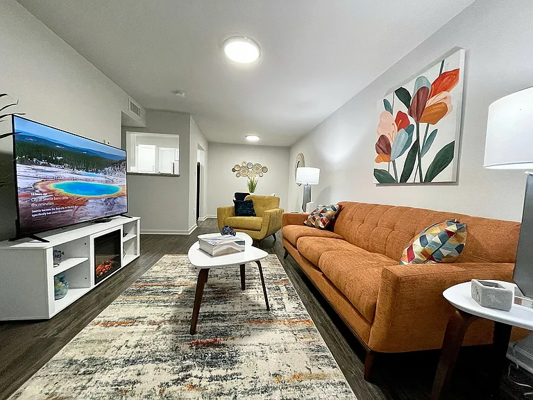 Bayou Oaks Apartments — Photo 13