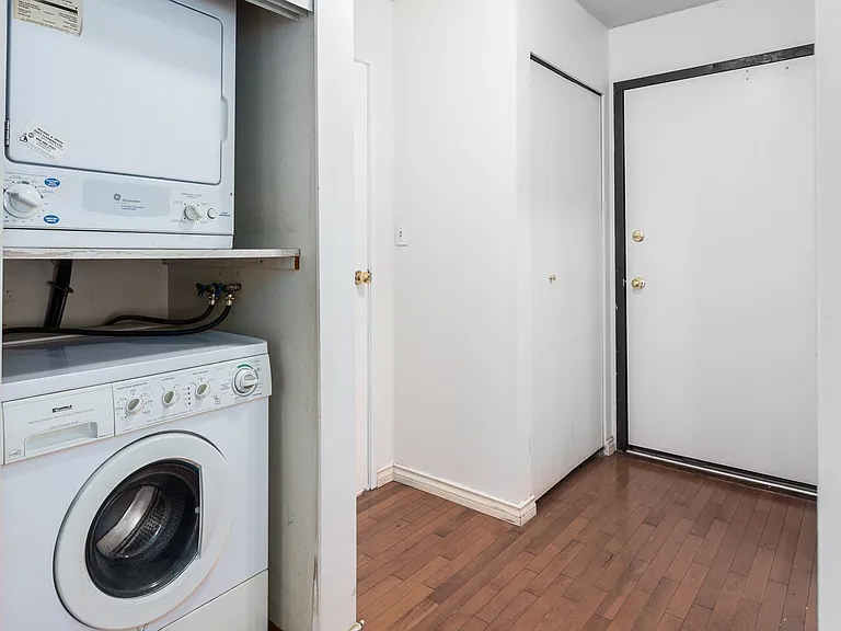 1405 Haro St #103 — Photo 15