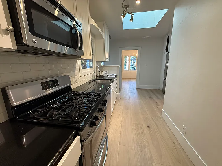 360 Stanford Ave — Photo 6