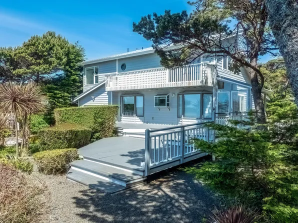 5812 NW Sylva St, Newport, OR 97365