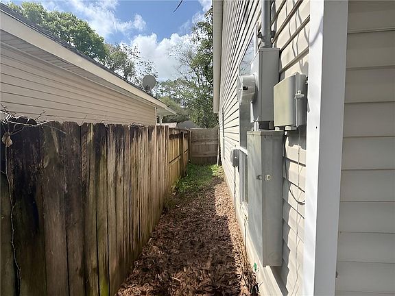 2nd image of 4146 Pearl St