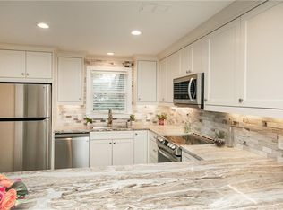 402 Abingdon Way #402, Atlanta, GA 30328