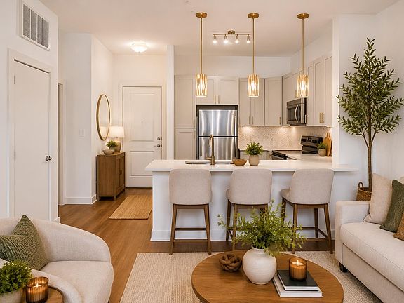 2nd image of 1900 Barton Springs Rd Unit 2021