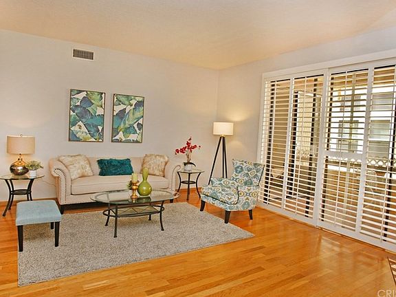 5th image of 13214 Moorpark St APT 308