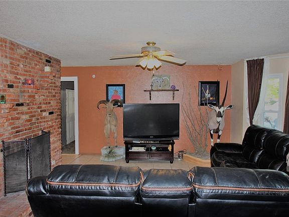 4th image of 3104 Encanto Dr
