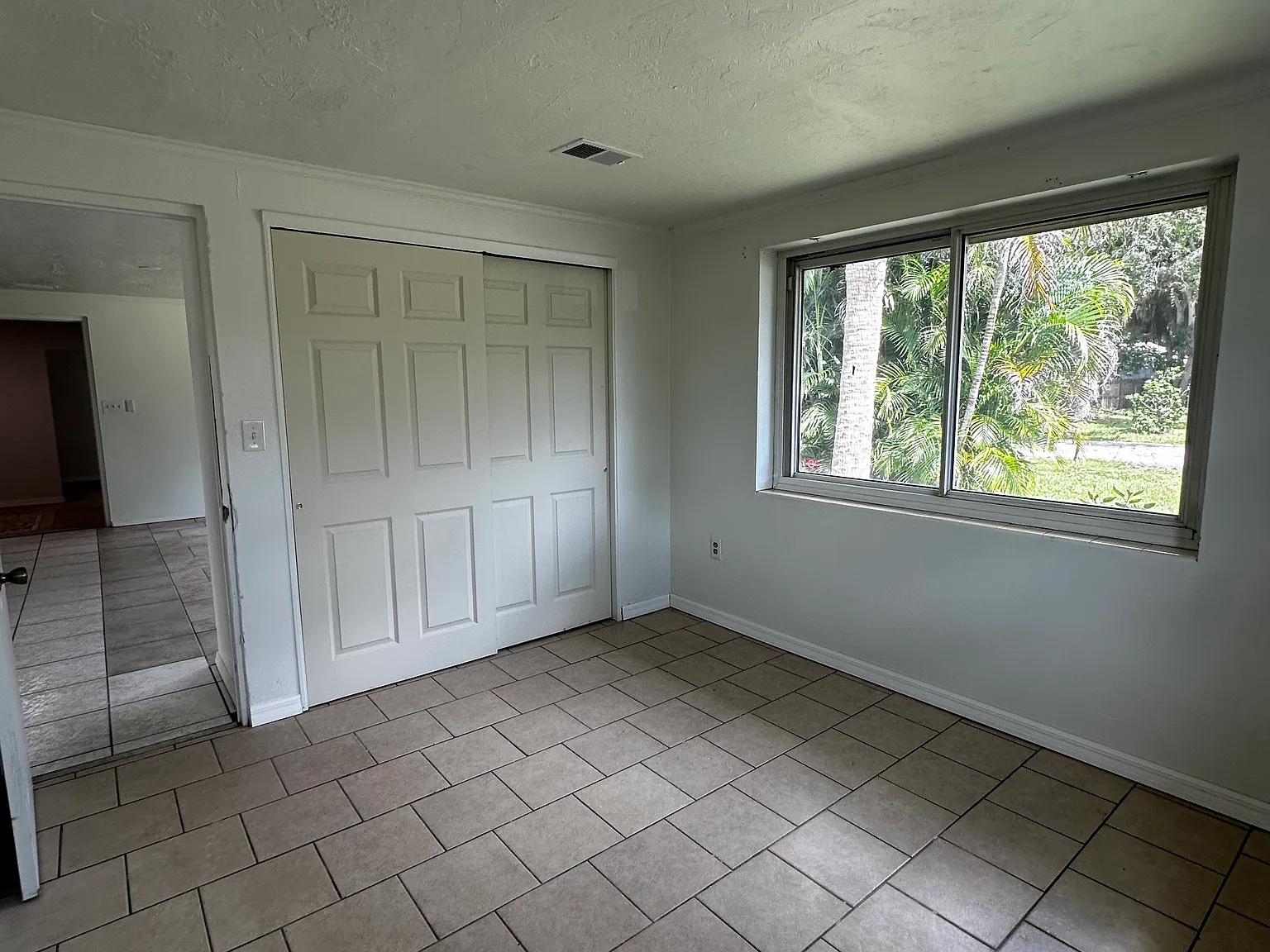 2 bed, 1172 sqft, $1,700 — Photo 4