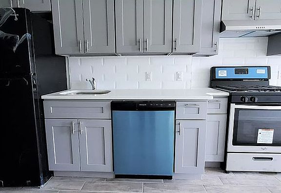 2nd image of 25-28 Broadway #3EE